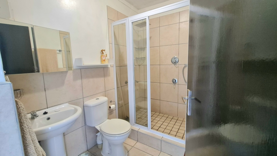 2 Bedroom Property for Sale in Bowtie Western Cape